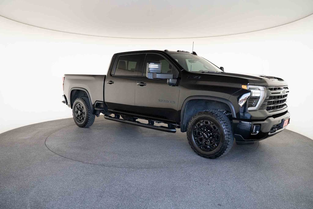 2024 Chevrolet Silverado HD LTZ's photo