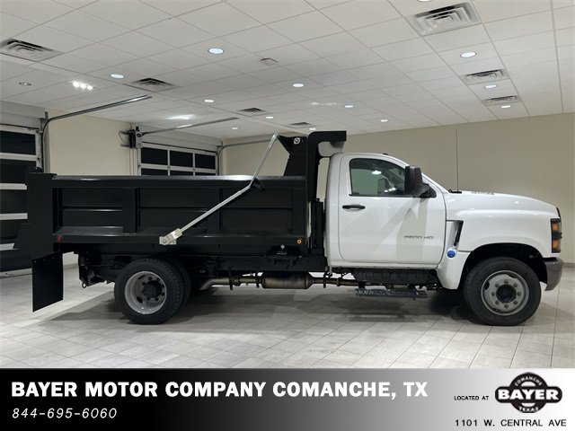 2023 Chevrolet Silverado 6500HD Work Truck photo 4