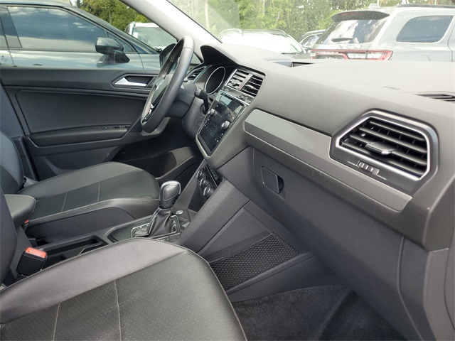 2021 Volkswagen Tiguan SE photo 32