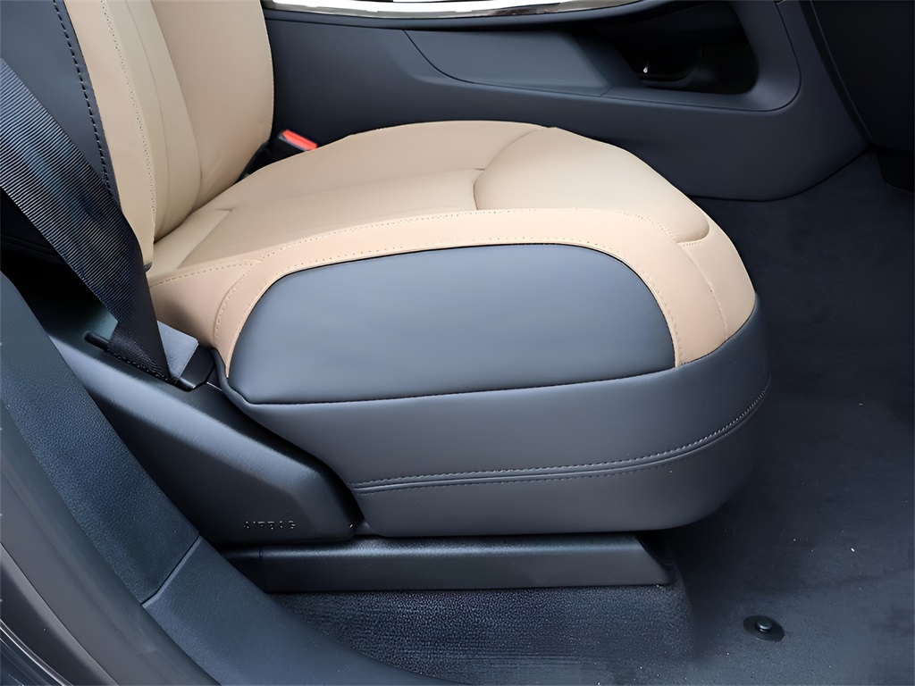 2025 Land Rover Range Rover Sport SE photo 9
