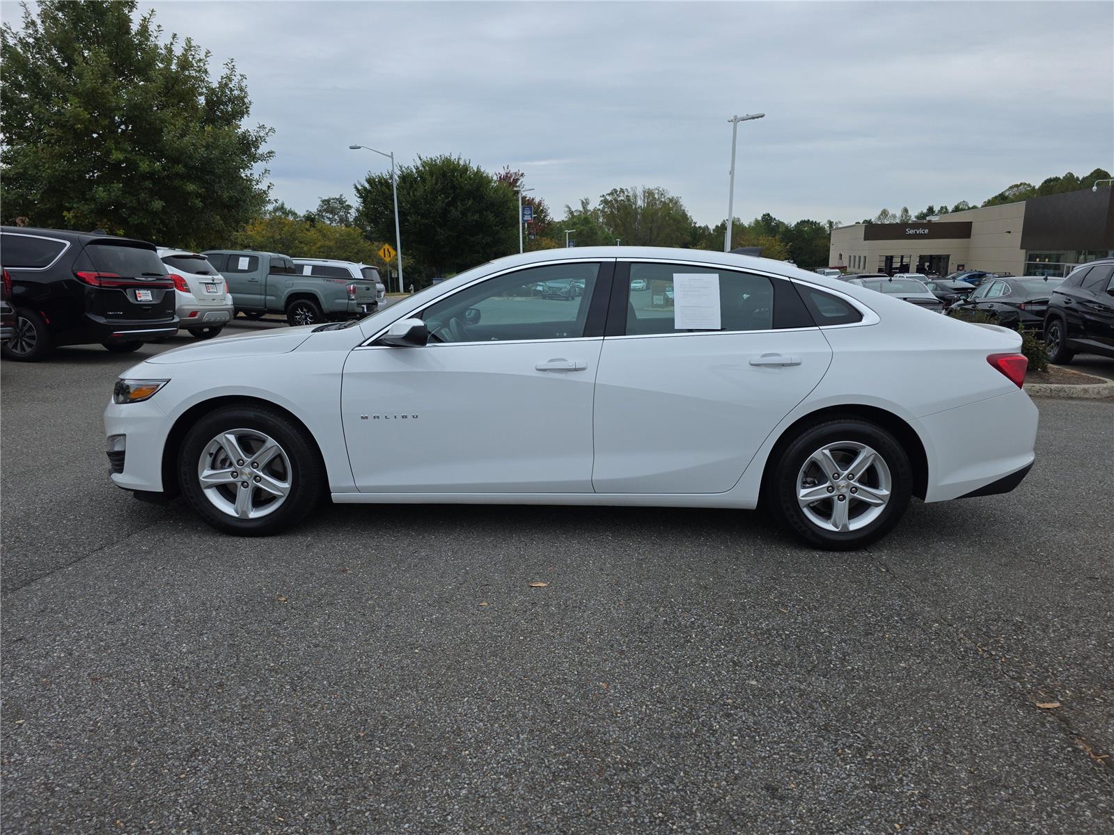 2023 Chevrolet Malibu LS photo 5