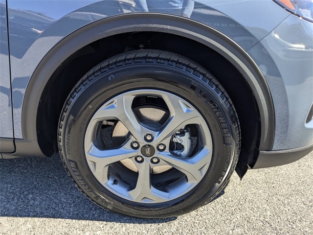 2025 Ford Escape ST-Line photo 11
