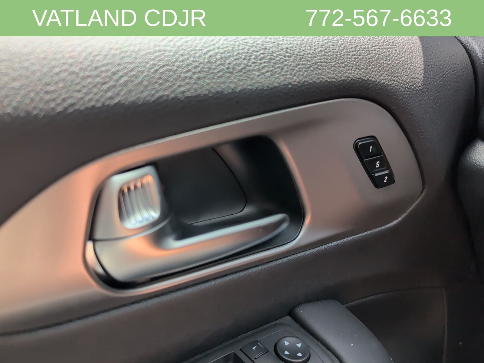 2026 Chrysler Pacifica photo 13