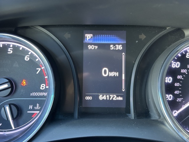 2020 Toyota Camry SE photo 9