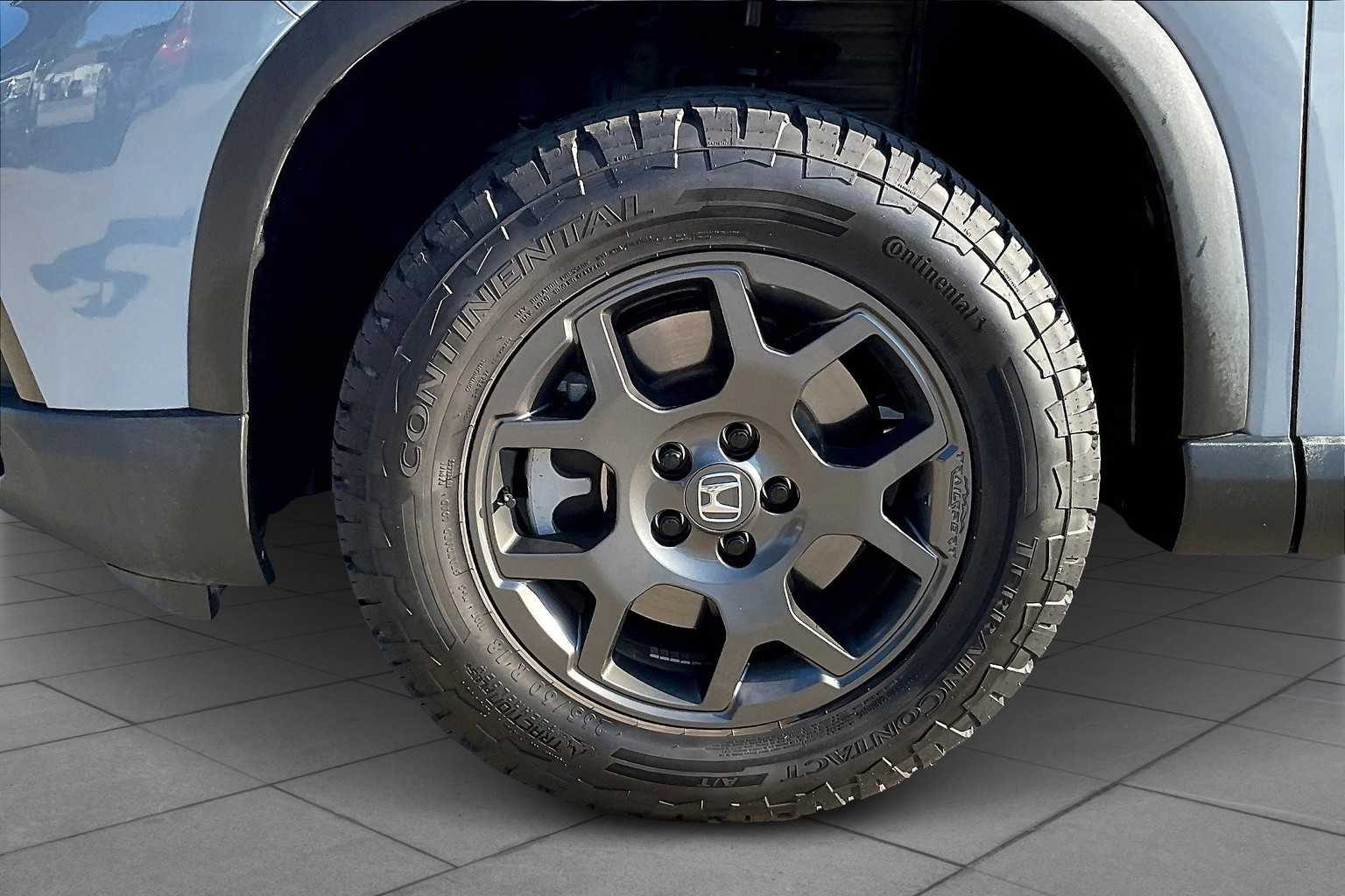 2025 Honda Pilot TrailSport photo 9
