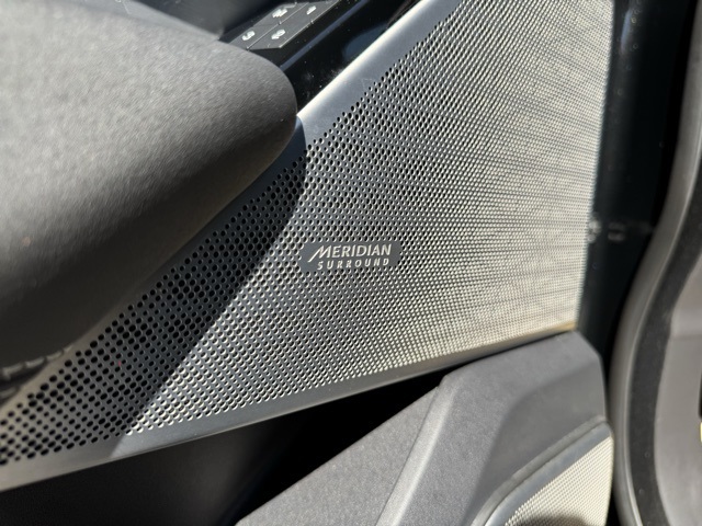 2022 Land Rover Range Rover Velar P250 R-Dynamic S photo 11