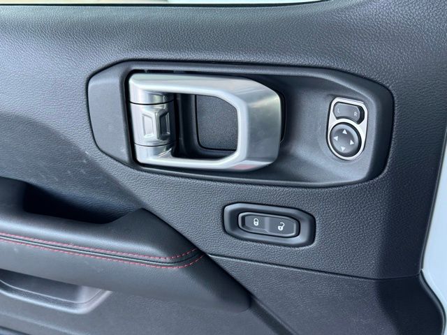 2024 Jeep Wrangler Rubicon photo 33