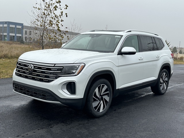2026 Volkswagen Atlas SEL photo 4