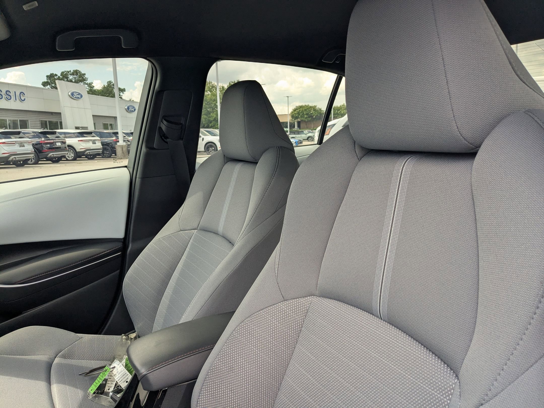 2024 Toyota Corolla SE photo 12