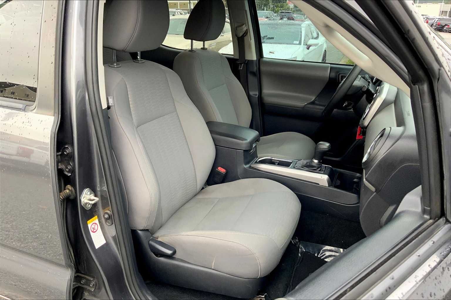 2019 Toyota Tacoma SR5 photo 8