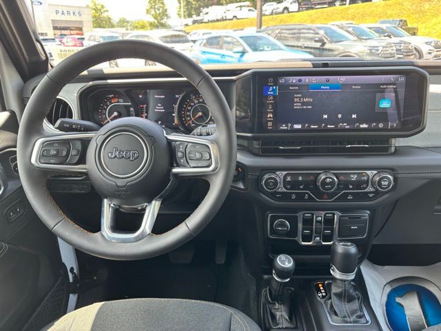 2024 Jeep Wrangler Sahara photo 11