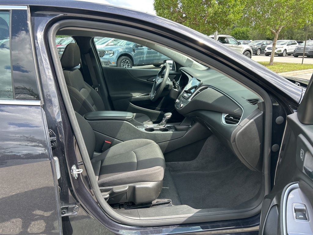 2023 Chevrolet Malibu 1LT photo 30