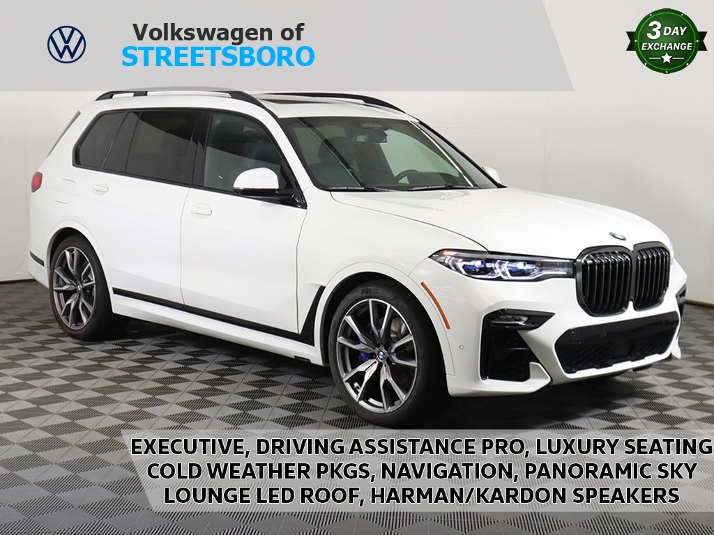 2022 BMW X7 M50i's photo