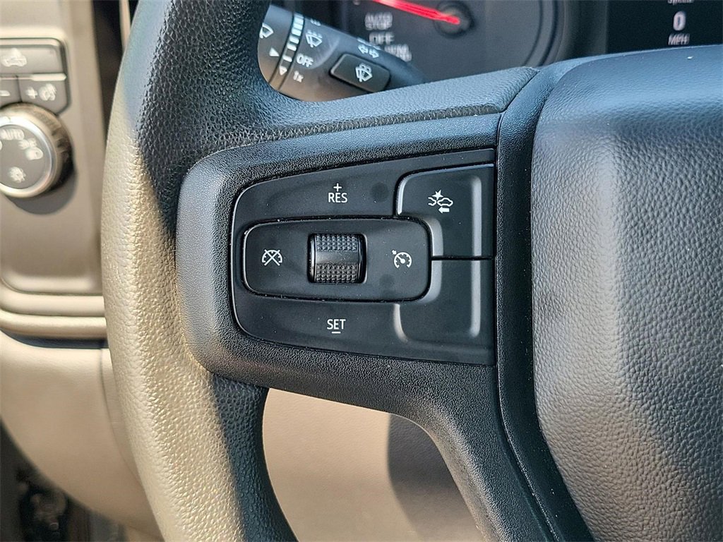 2023 Chevrolet Silverado 1500 Custom photo 34