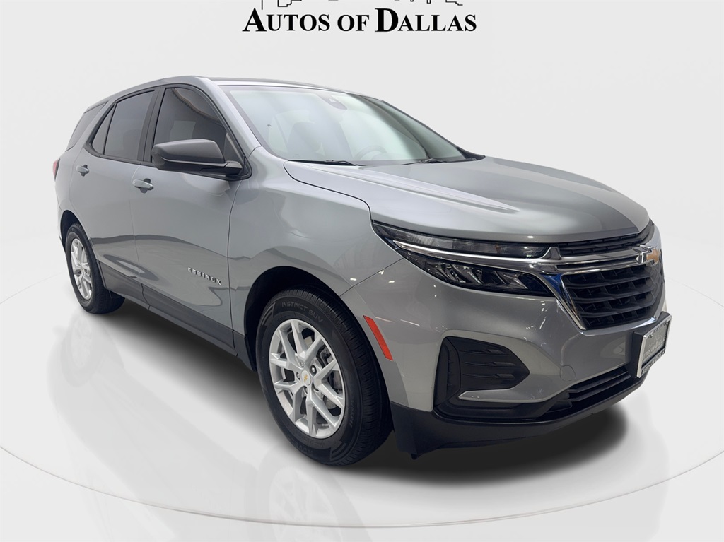 2024 Chevrolet Equinox LS photo 3