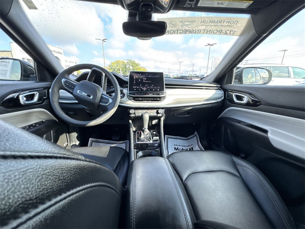 2024 Jeep Compass Limited photo 9