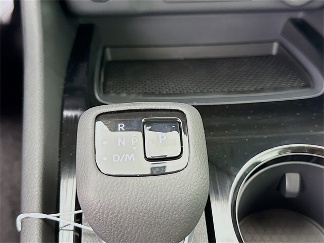 2025 Nissan Rogue S photo 14