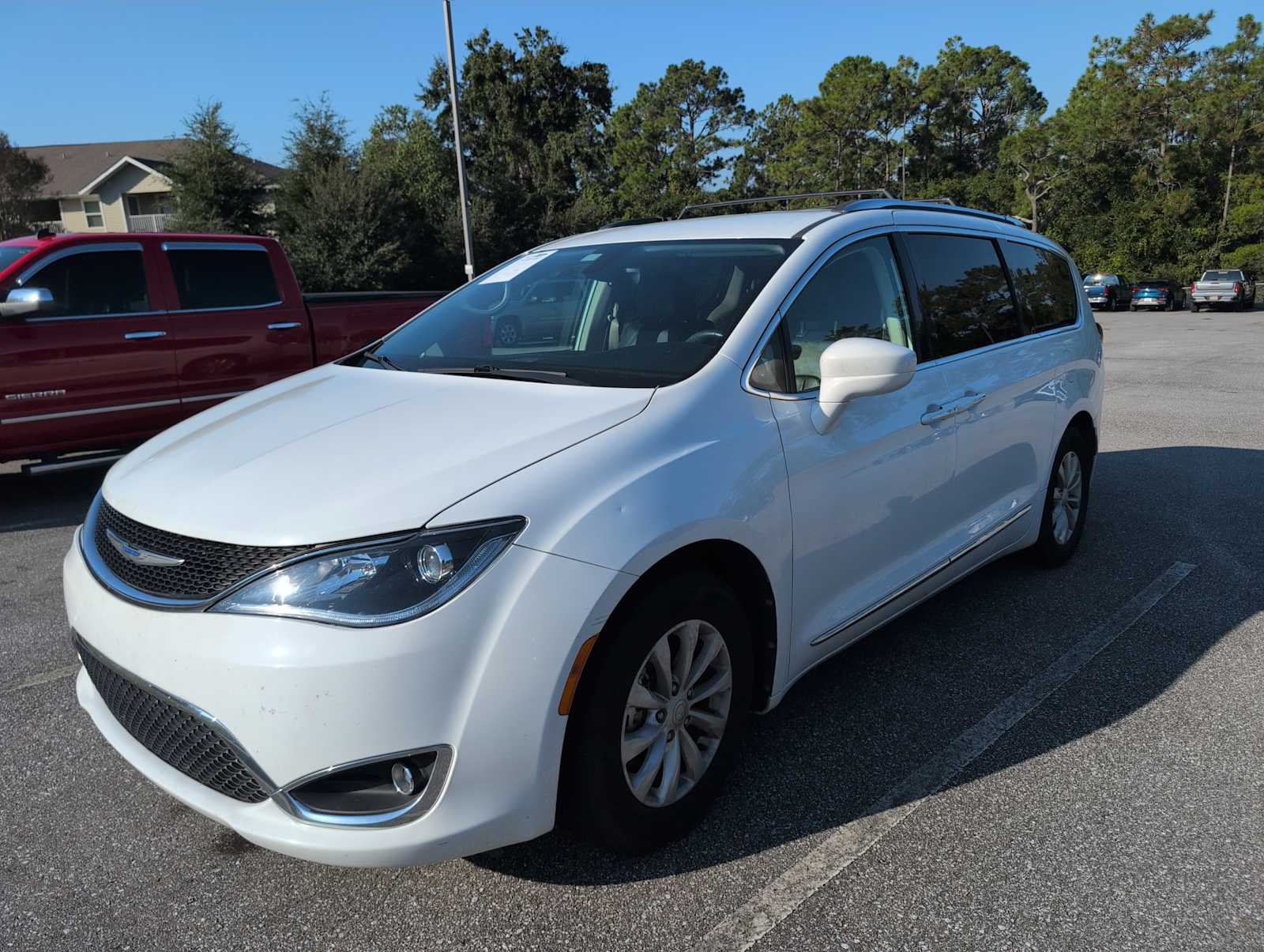 2018 Chrysler Pacifica Touring Plus photo 2