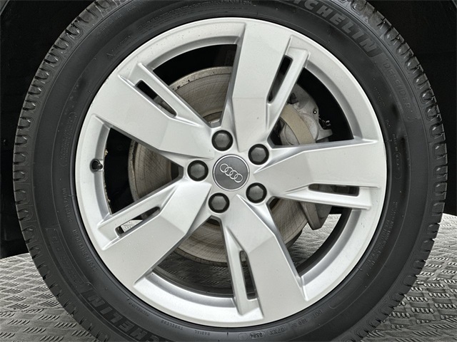2019 Audi Q5 2.0T Premium Plus photo 2