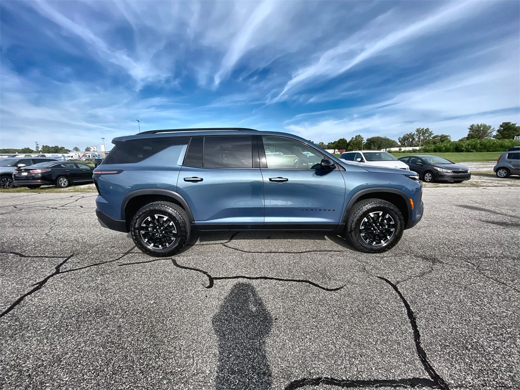 2025 Chevrolet Traverse Z71 photo 8