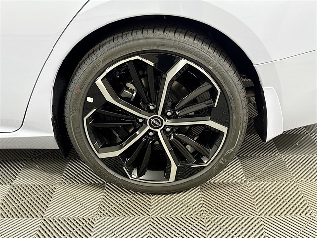 2025 Nissan Altima SR photo 4