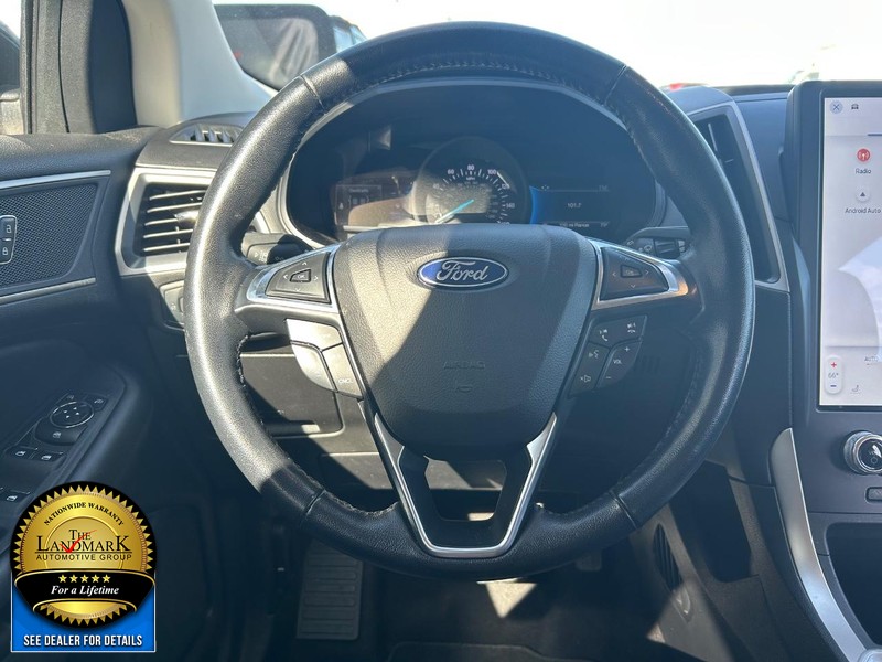 2023 Ford Edge SEL photo 17