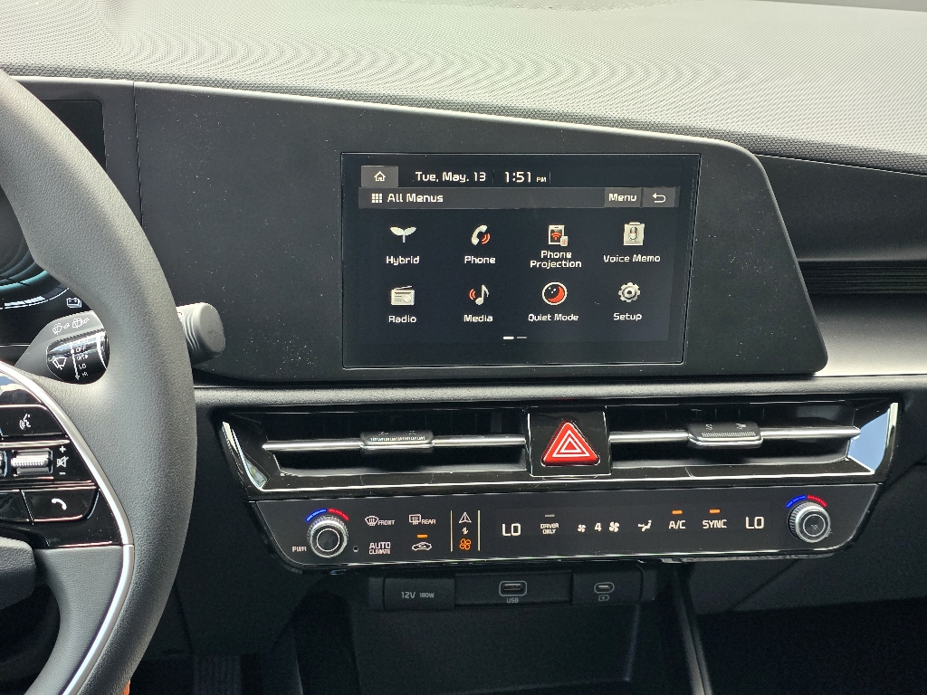 2025 Kia Niro LX photo 8