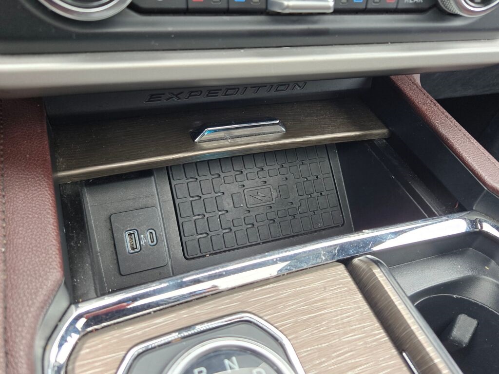 2023 Ford Expedition MAX Limited photo 26