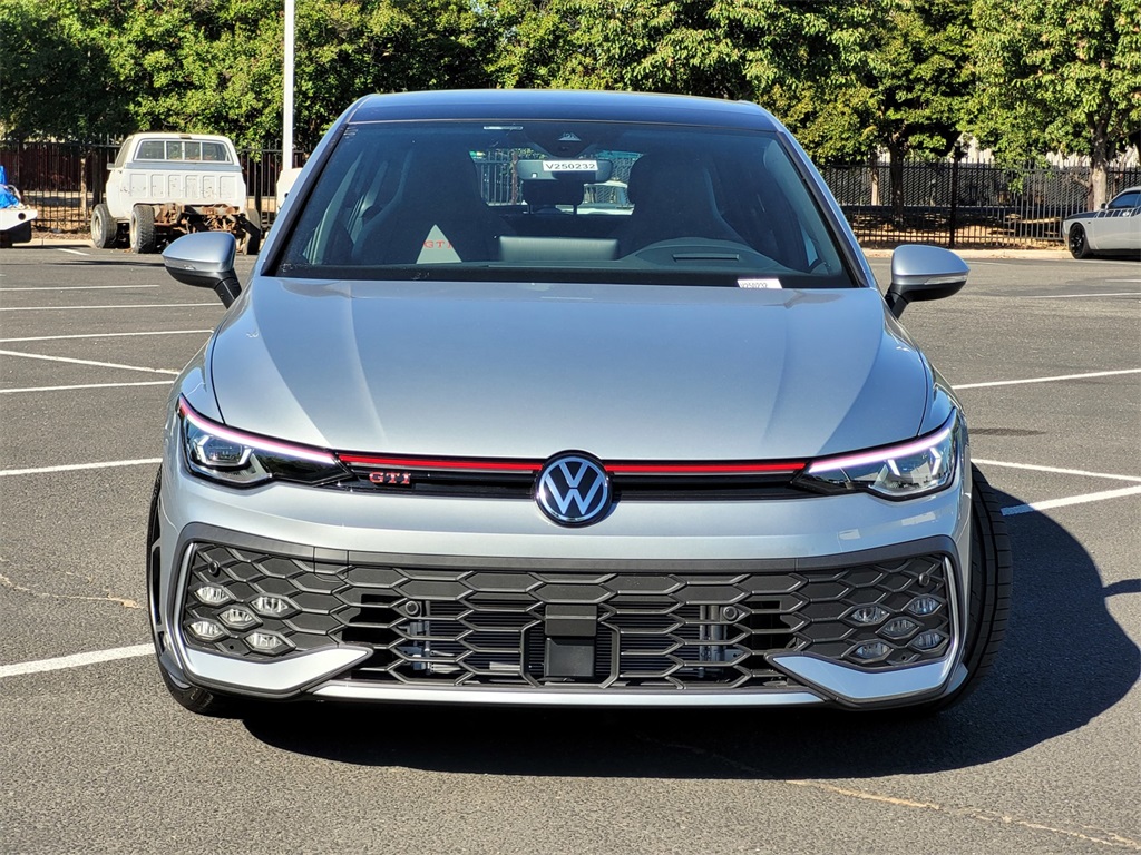 2025 Volkswagen Golf GTI Autobahn photo 2