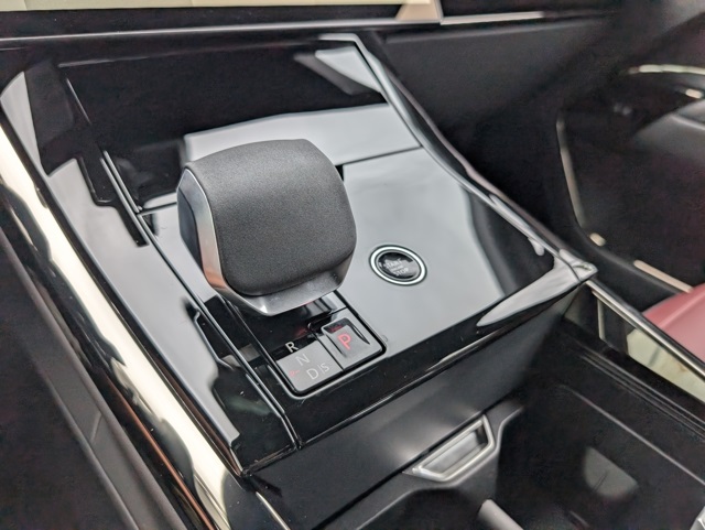 2025 Land Rover Range Rover Sport SE photo 15