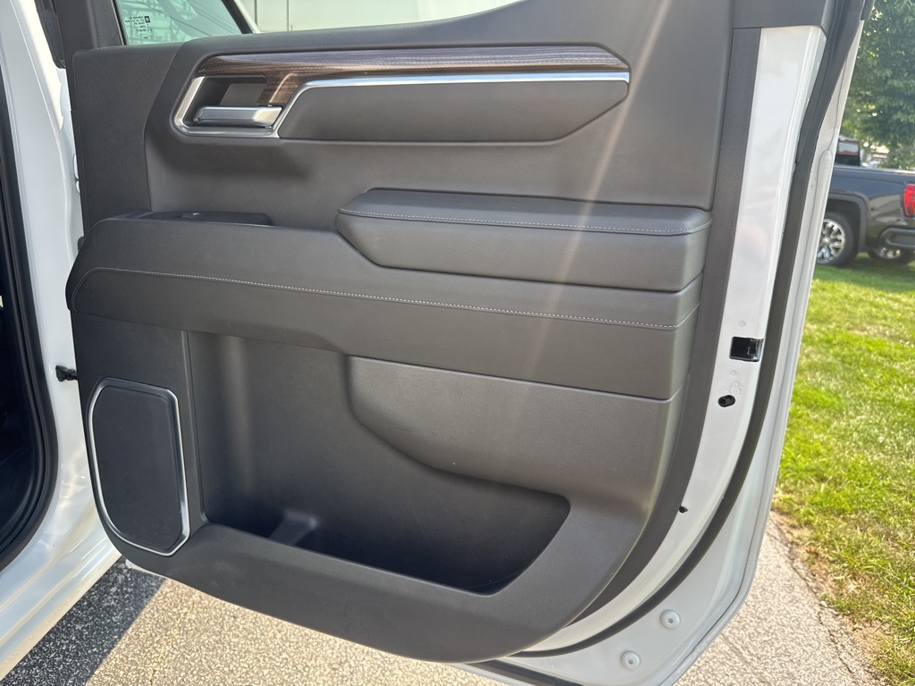 2023 Chevrolet Silverado 1500 LT photo 19