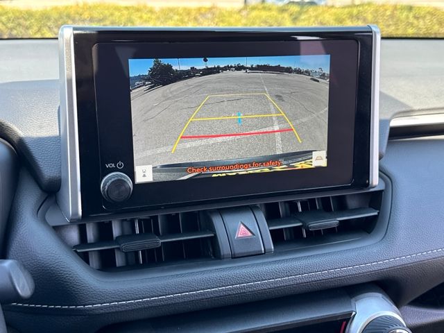 2025 Toyota RAV4 Hybrid XLE photo 8