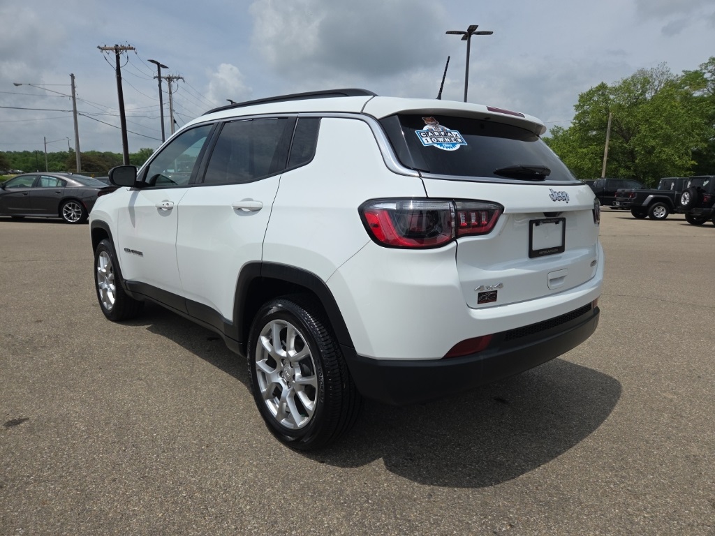 2024 Jeep Compass Latitude Lux photo 4