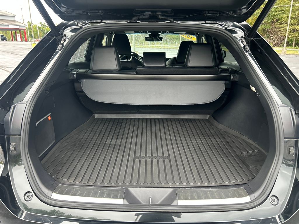 2022 Toyota Venza XLE photo 22