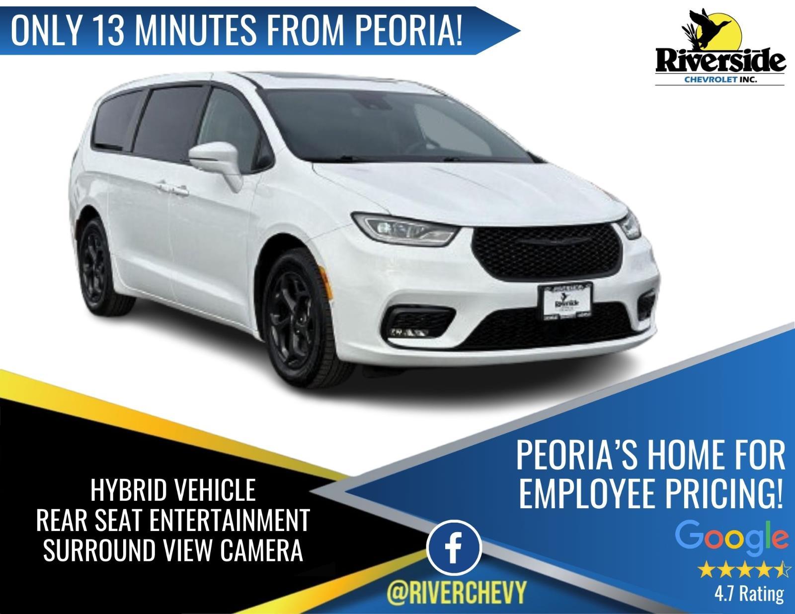 2022 Chrysler Pacifica Hybrid Limited's photo