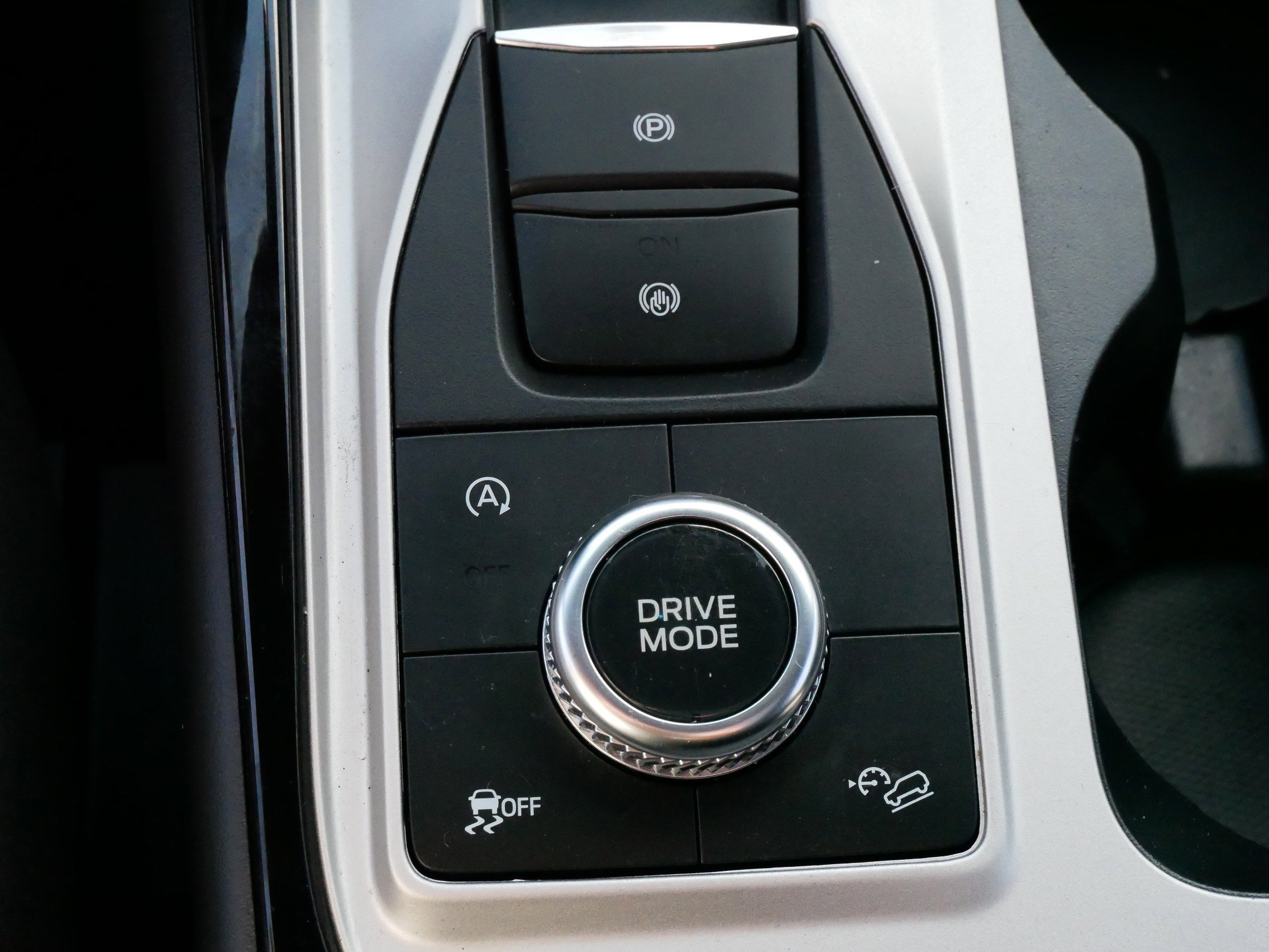 2023 Ford Explorer ST photo 29