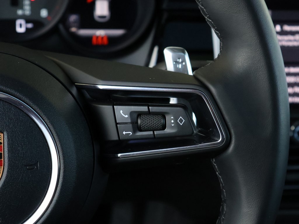 2024 Porsche Macan T photo 28