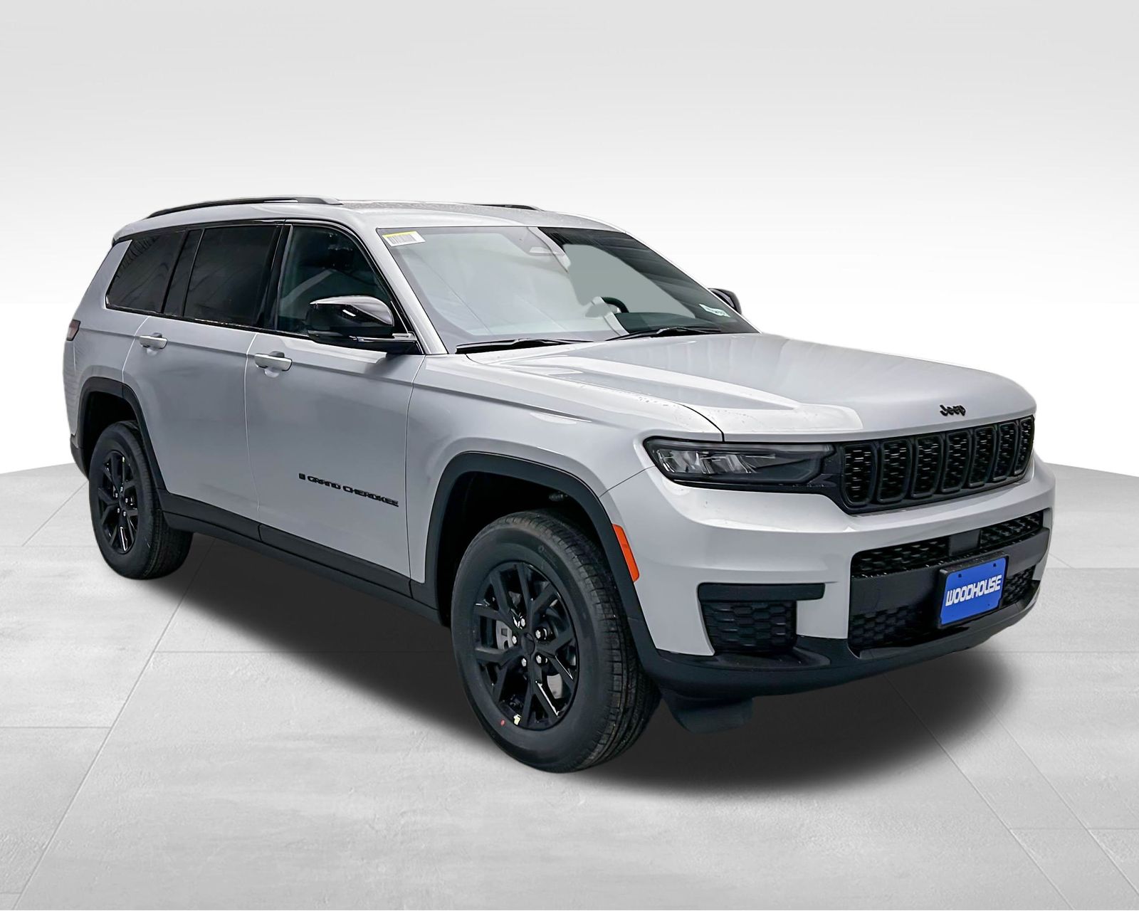 2025 Jeep Grand Cherokee Altitude photo 3