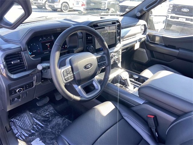 2025 Ford F-150 Lariat photo 13