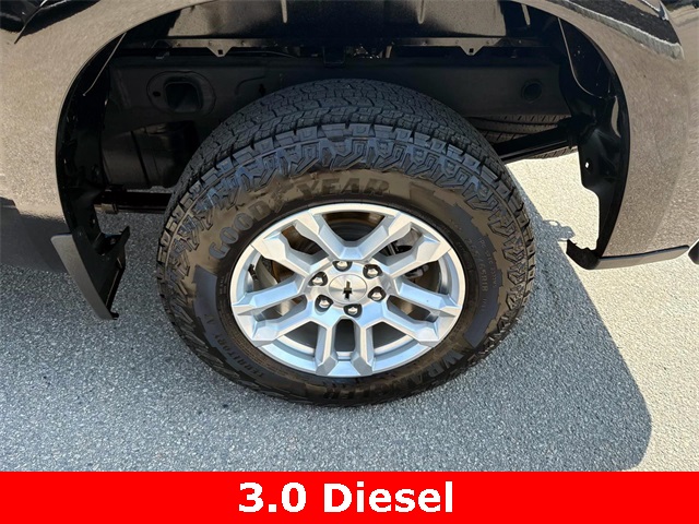 2023 Chevrolet Silverado 1500 RST photo 11