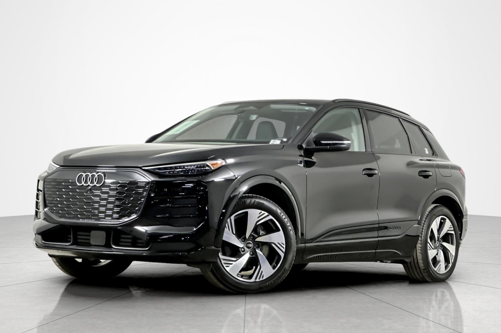 2025 Audi Q6 e-tron Premium Plus's photo