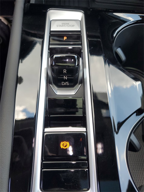 2025 Volkswagen Atlas Peak Edition SE photo 30