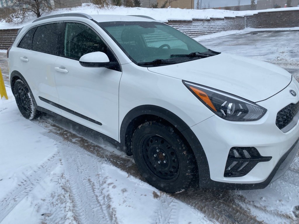 2020 Kia Niro LX's photo