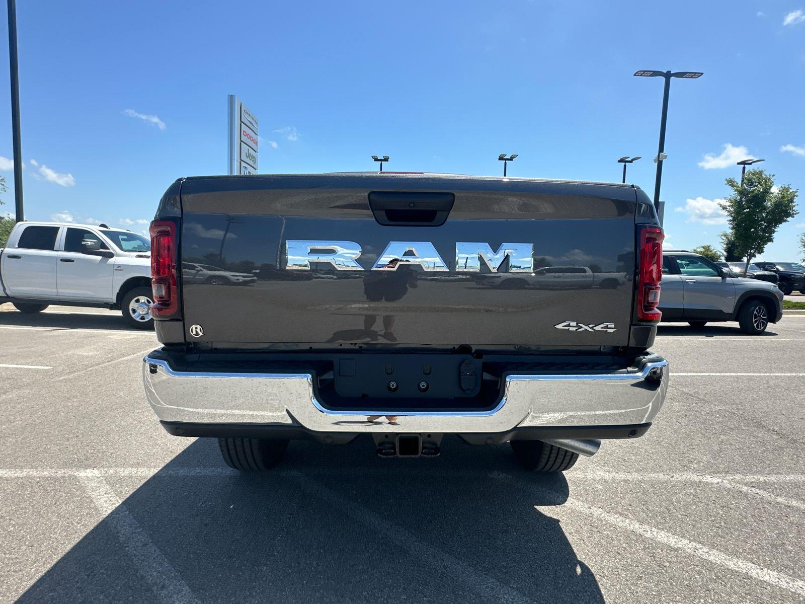 2025 Ram 2500 Tradesman photo 3