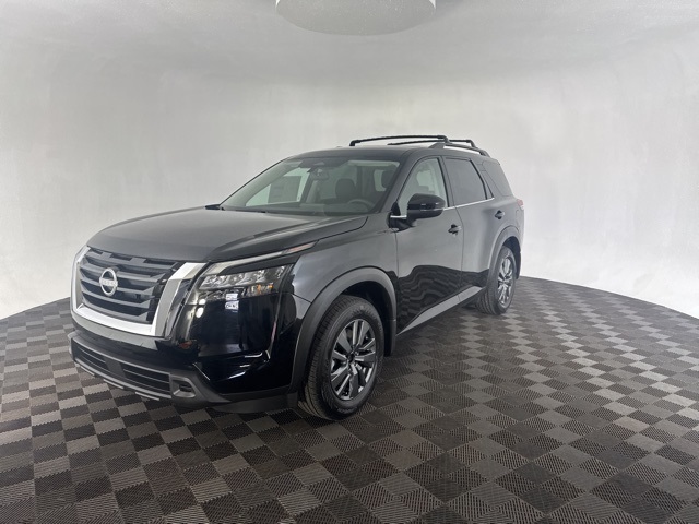 2025 Nissan Pathfinder SV photo 2