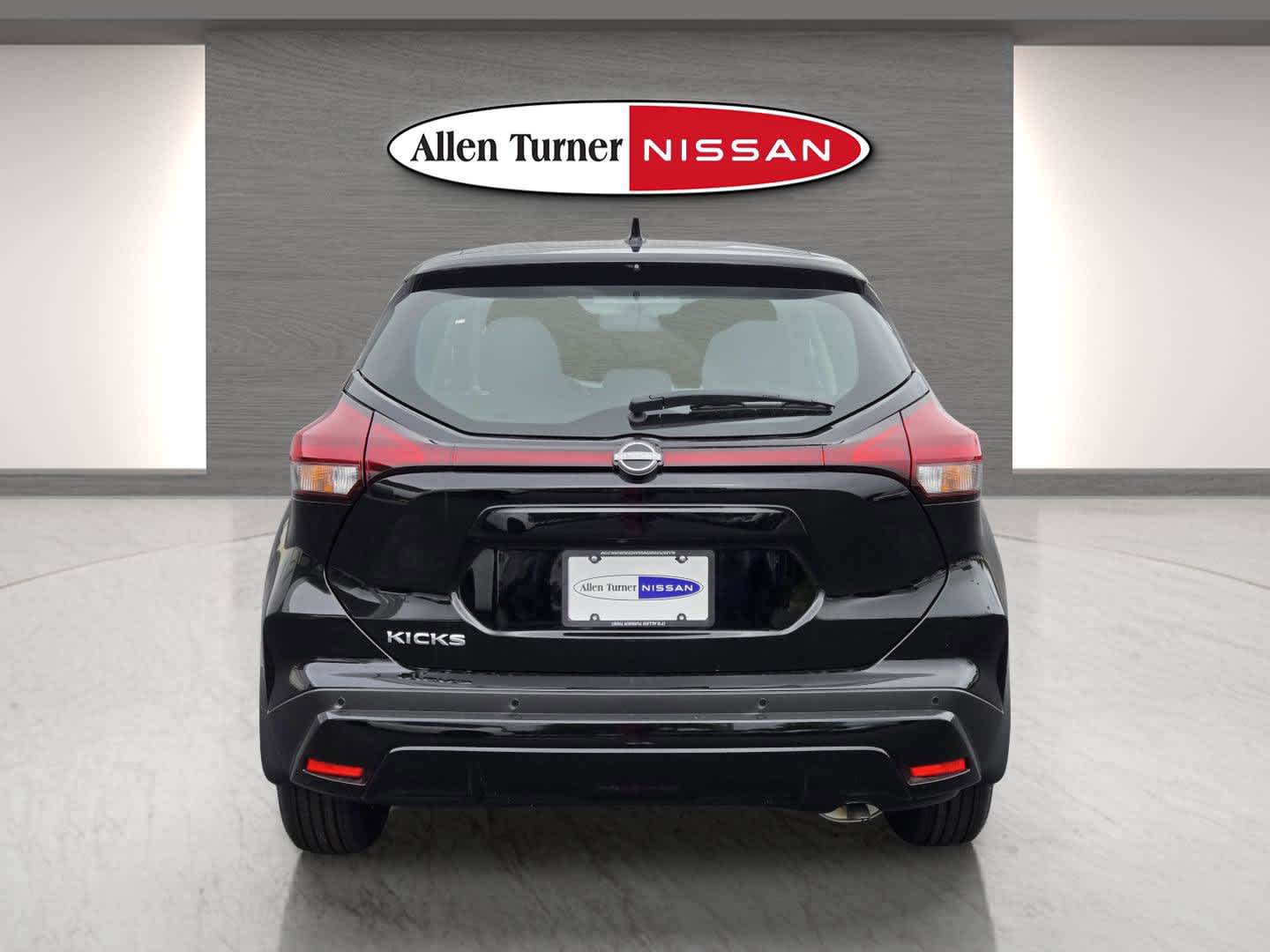 2025 Nissan Kicks Play S photo 4