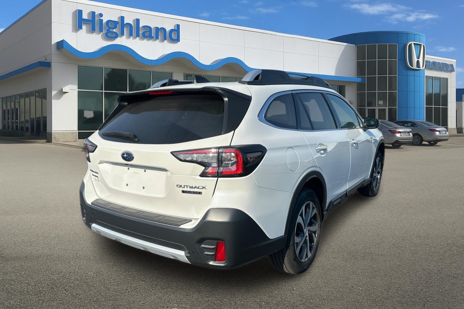 2022 Subaru Outback Touring photo 4