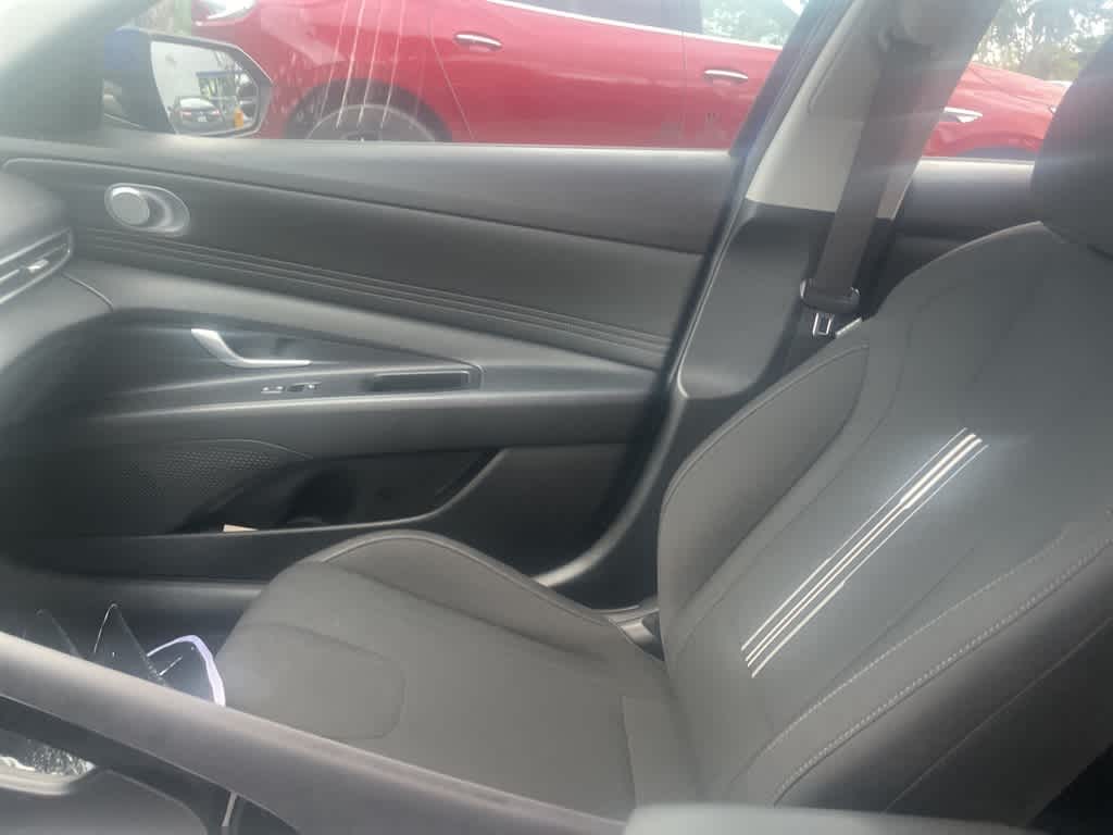 2023 Hyundai Elantra SEL Convenience photo 9