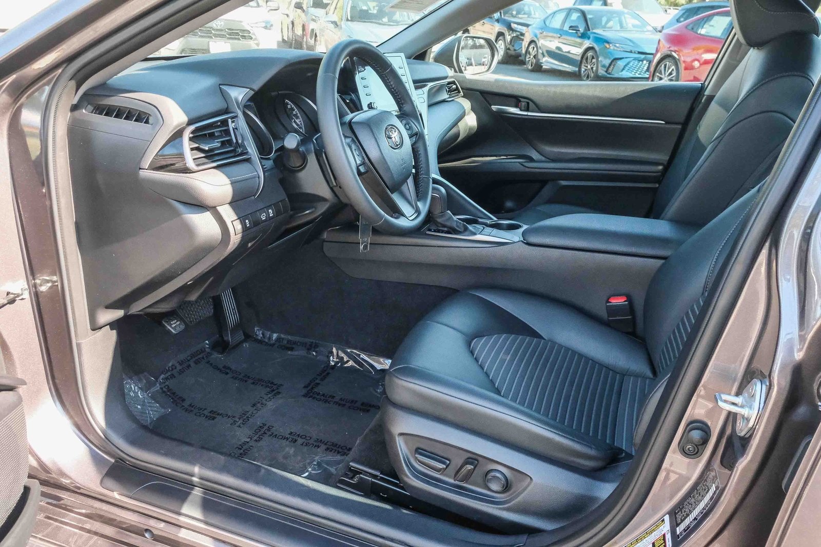 2023 Toyota Camry SE photo 19