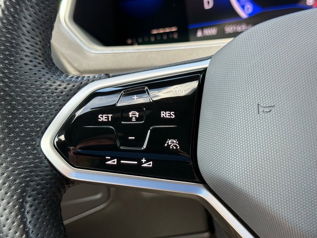 2023 Volkswagen Tiguan SE R-Line Black photo 28